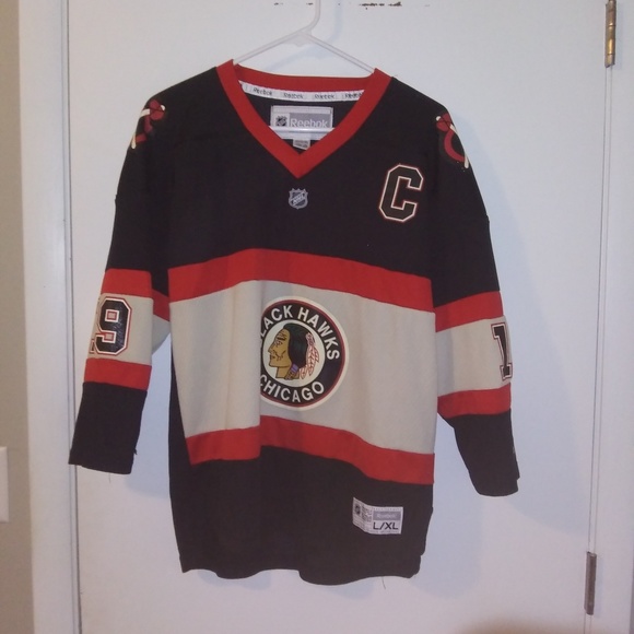Other - Chicago Blackhawks #19 Toews youth Jersey L/XL